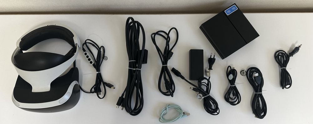 Продам Sony PlayStation 4 Pro 1TB + VR(ревізіря 1)