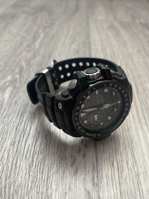 Чоловічий годинник Casio GWN-1000B, чорного кольору