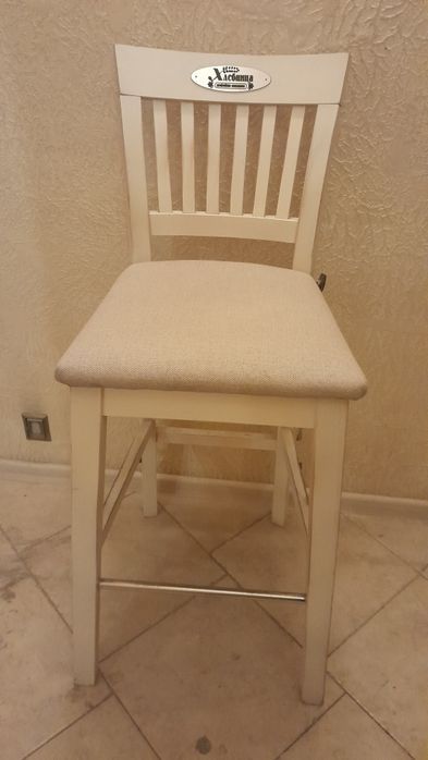 Продам стільці вживані