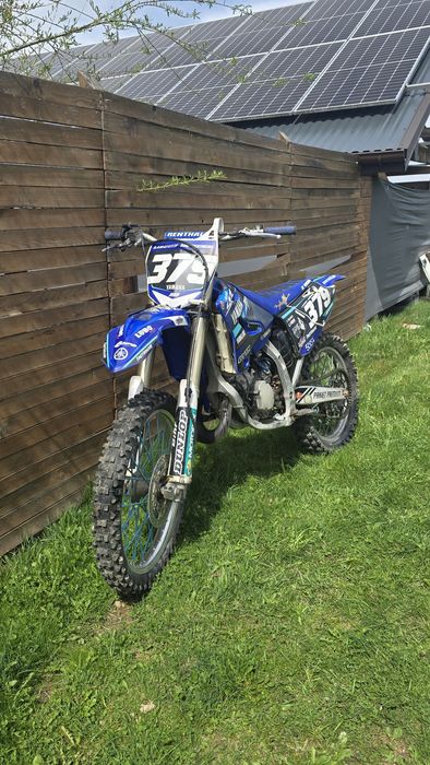 Yamaha yz 125 dwa komplety plastików