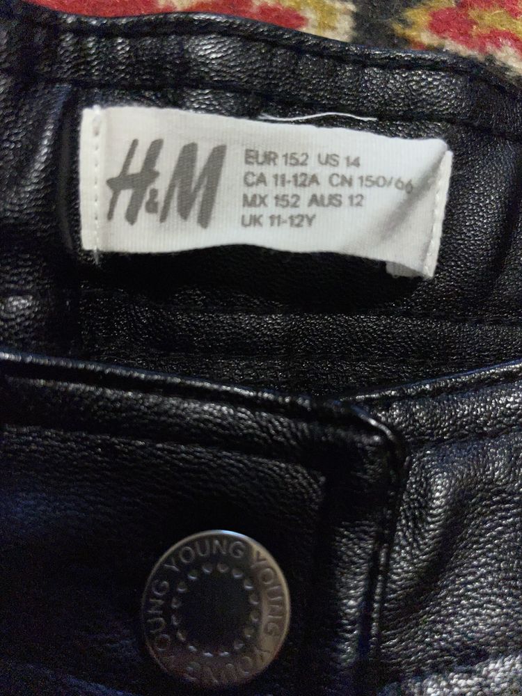 Шкіряна чорна спідниця H&M