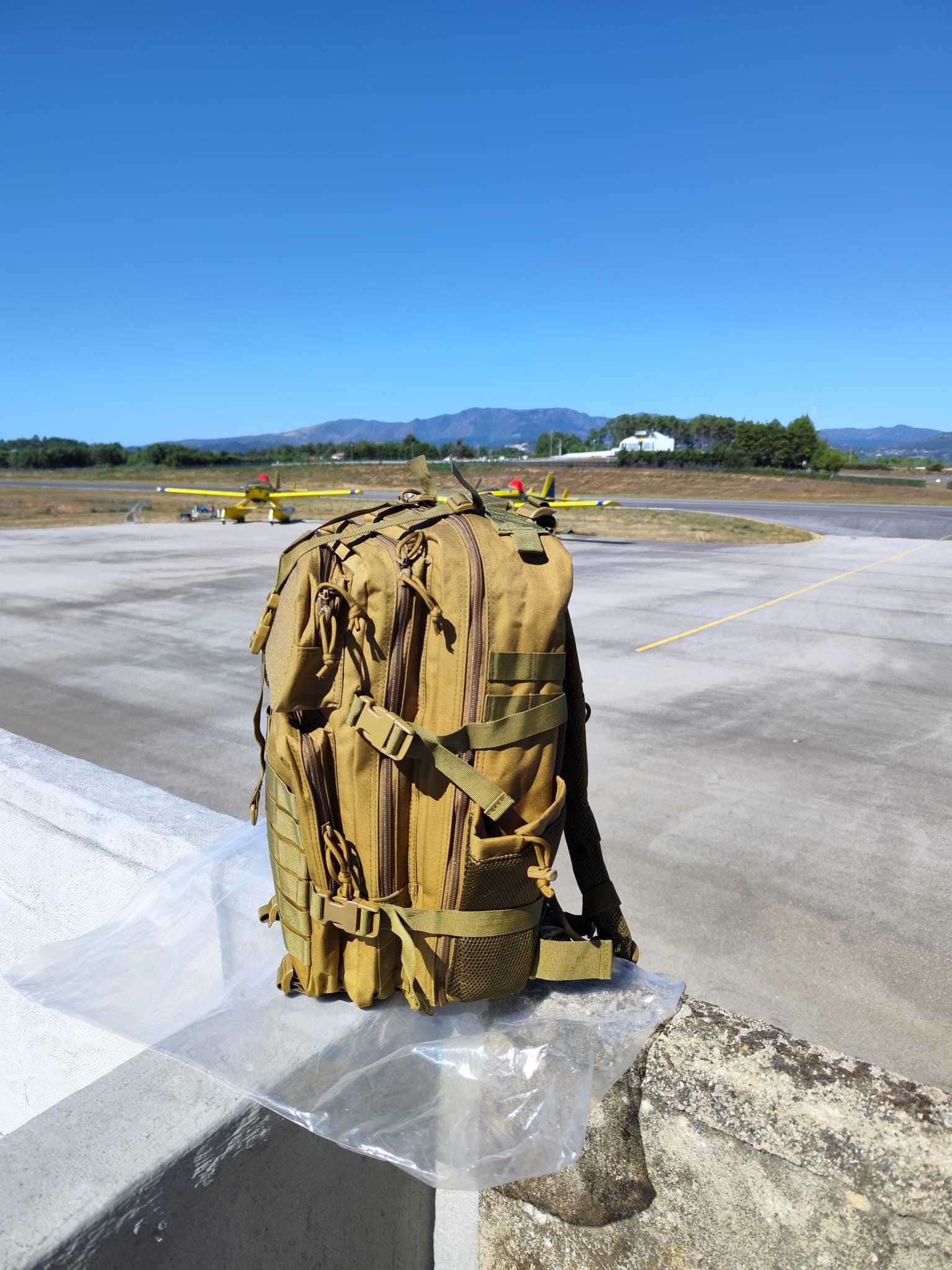 Mochila Militar Tática: 45L Cor Caqui | NOVA