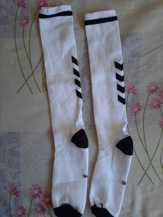 Meias desportivas brancas