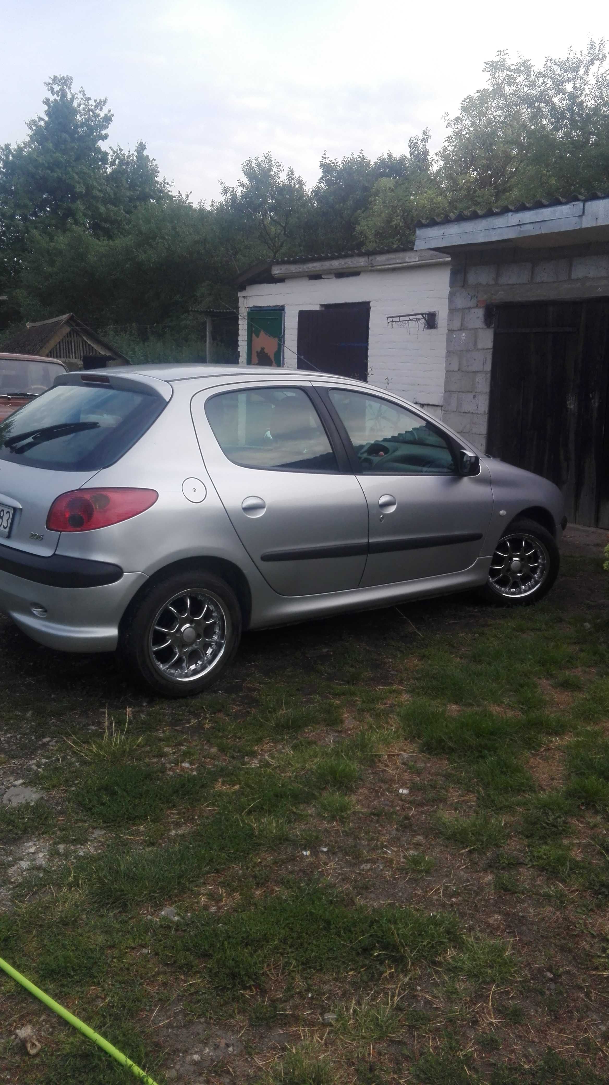 Ladny peugeot 206