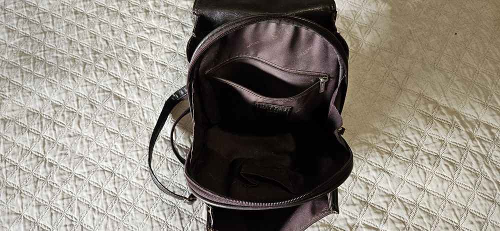 Bolsa tipo mochila de couro castanho