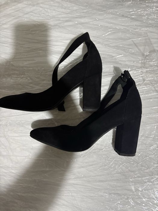 Підбори розмір 38 б/у замшеві