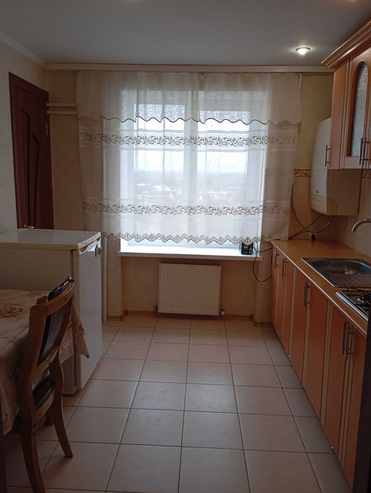 Продам  трьох кімнатну квартиру