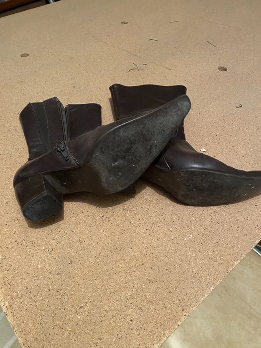 Botas castanhas de cano curto n36