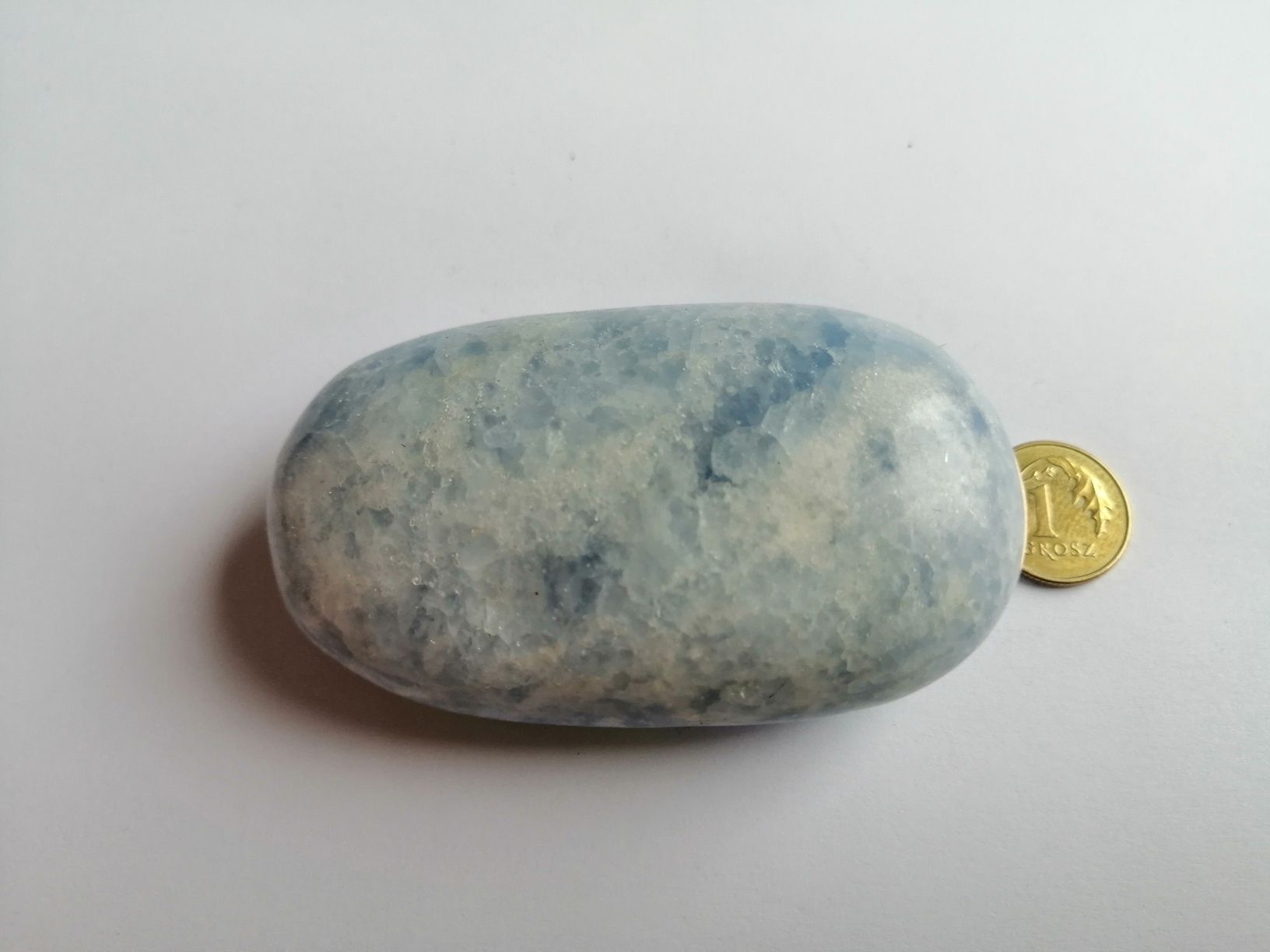 Naturalny kamień Angelit w formie polerowanego kawałka nr 1