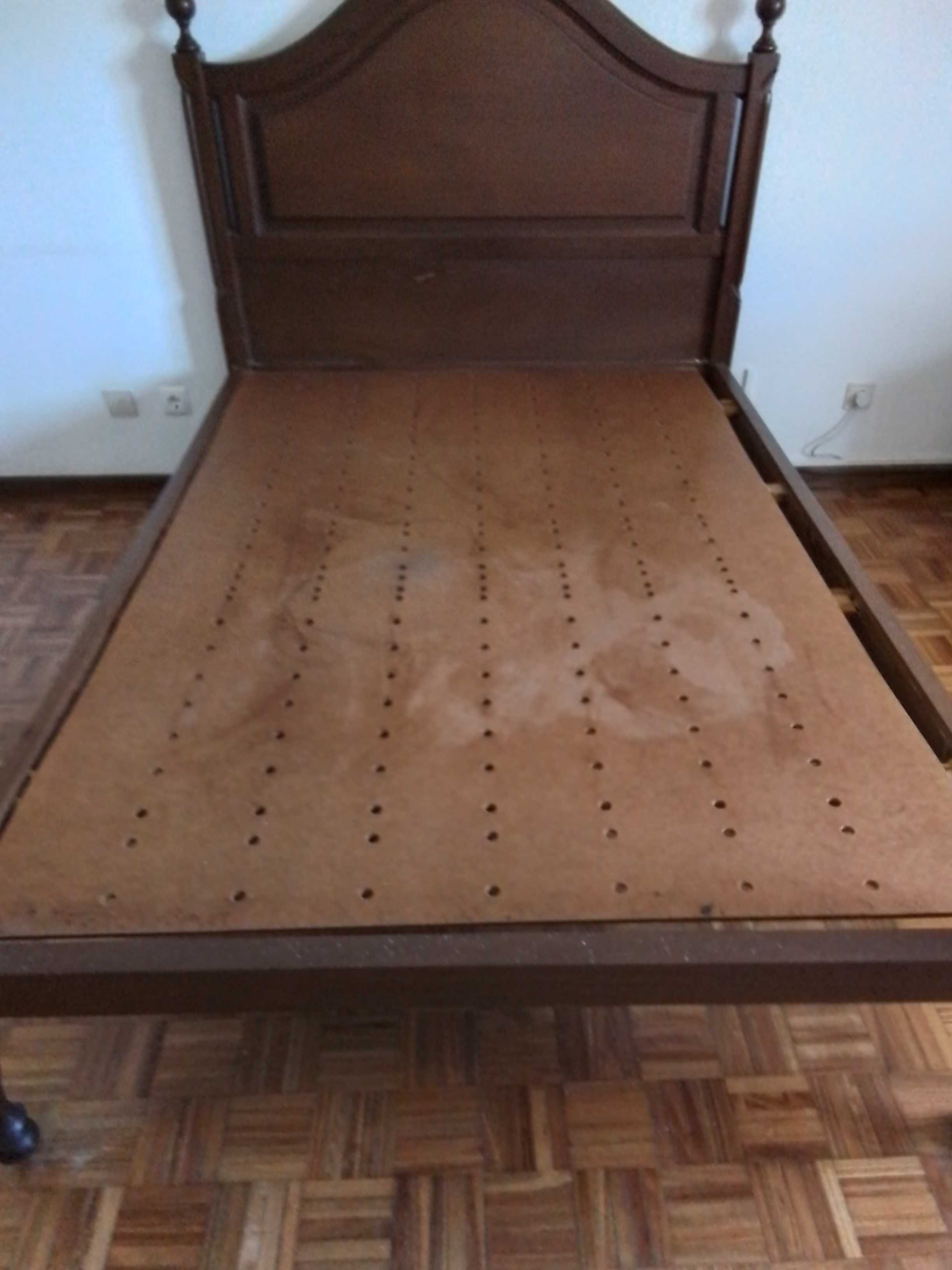 Vendo Mobilia de Quarto com ou sem colchão (opcional)