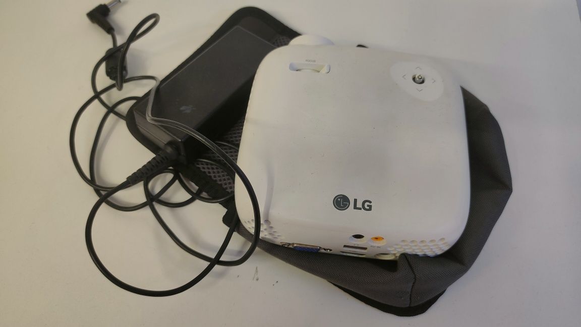 Mini Projetor LG PW600G