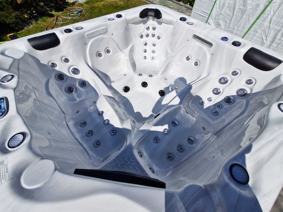 Jacuzzi ogrodowe całoroczne SPA wanna z hydromasażem Balia Balboa