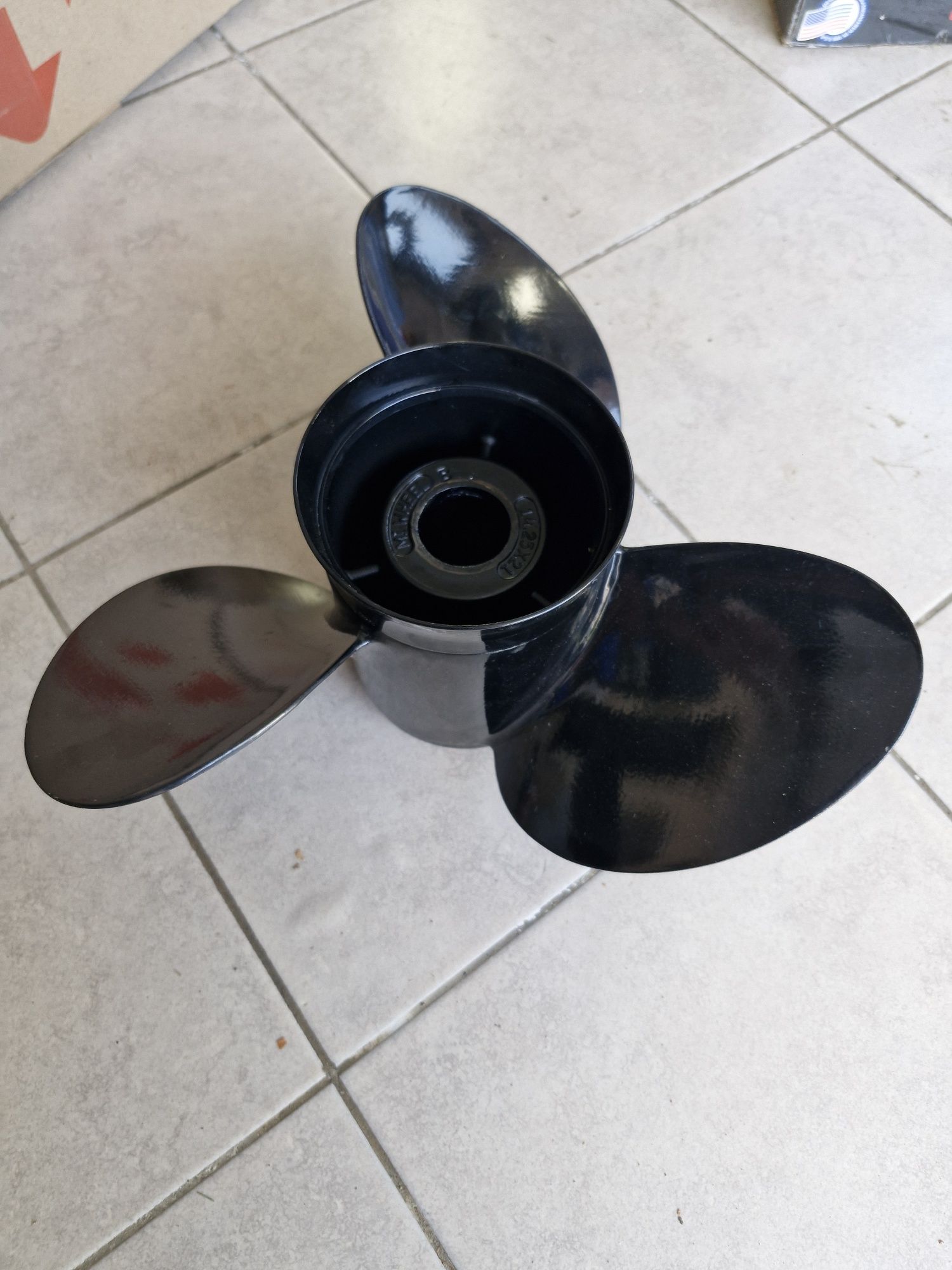Винт гребной Michigan Vortex 14 1/4×21 RH 3BLD