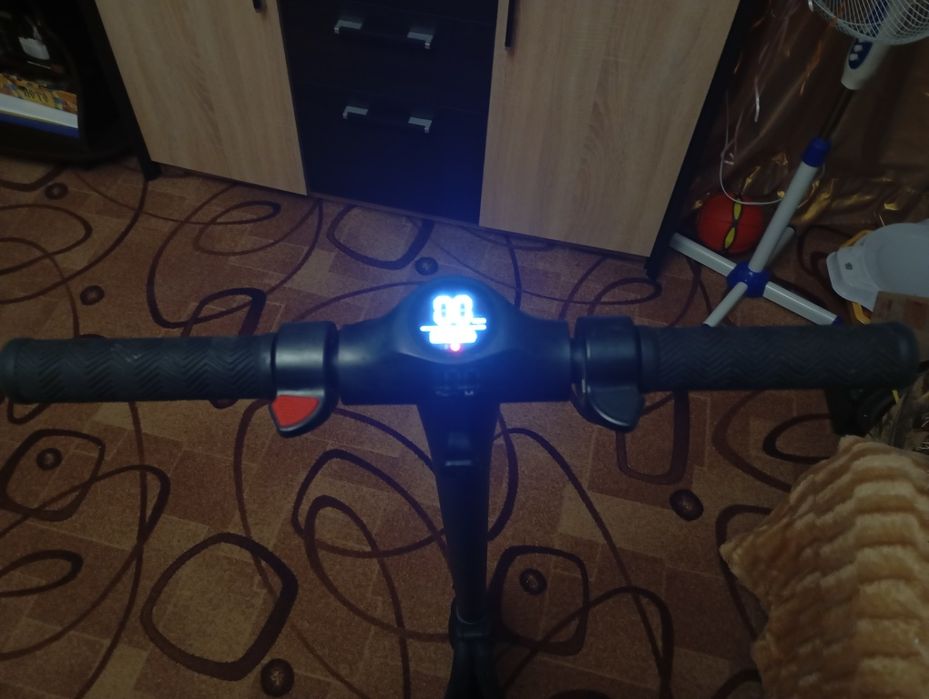 Електросамокат M scooter s10 дуже гарному стані!!