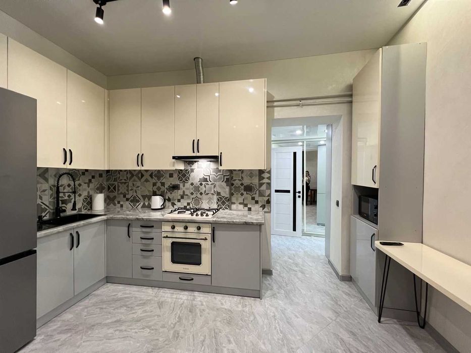 2 кімнатна в центральній частині міста