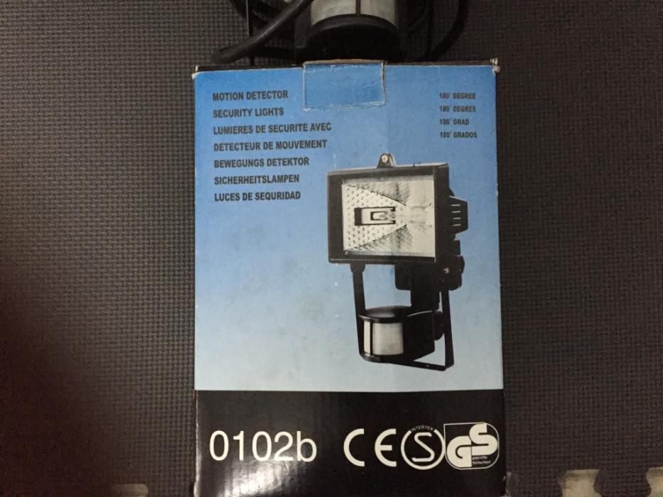 Sensor de movimento com luz