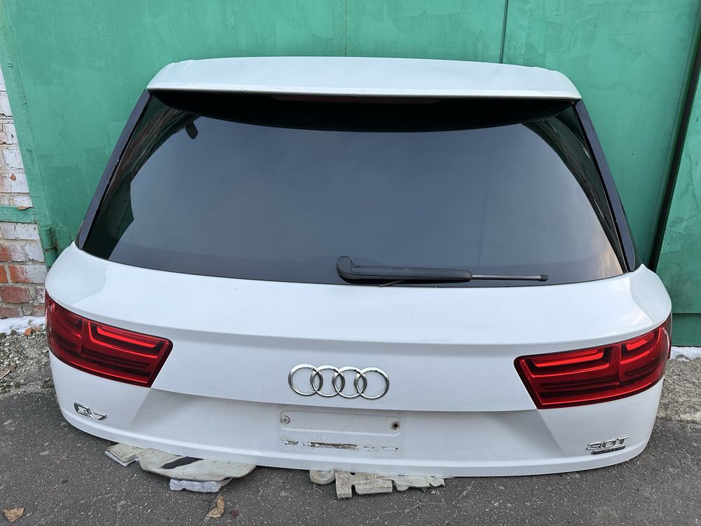 Кришка багажника ляда кляпа Audi Q7 4M 2015-2019 4M0827025D