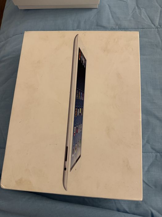 Ipad para peças com estrutura  em bom estado.