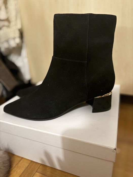 Guess oryginalne botki skóra zamsz suwak szpic 40 klasyka black