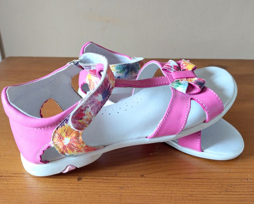 Sandały kornecki nowe skóra rozmiar 35