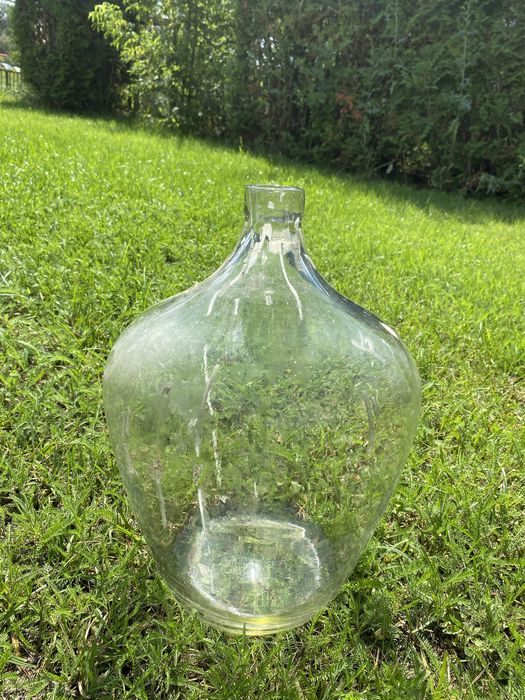 Gąsior na wino 10 litrów w koszu