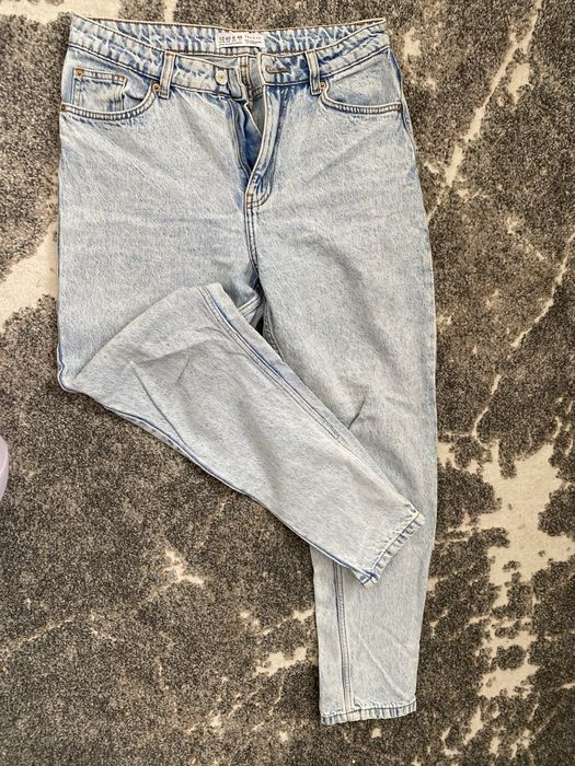 Жіночі джинси ,світлі,донизу звужені
