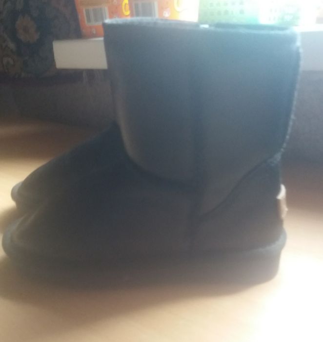 Продам Уги дитячі нові.