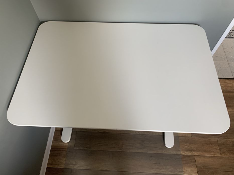 Zestaw biurko + krzesło biurowe – świetny stan