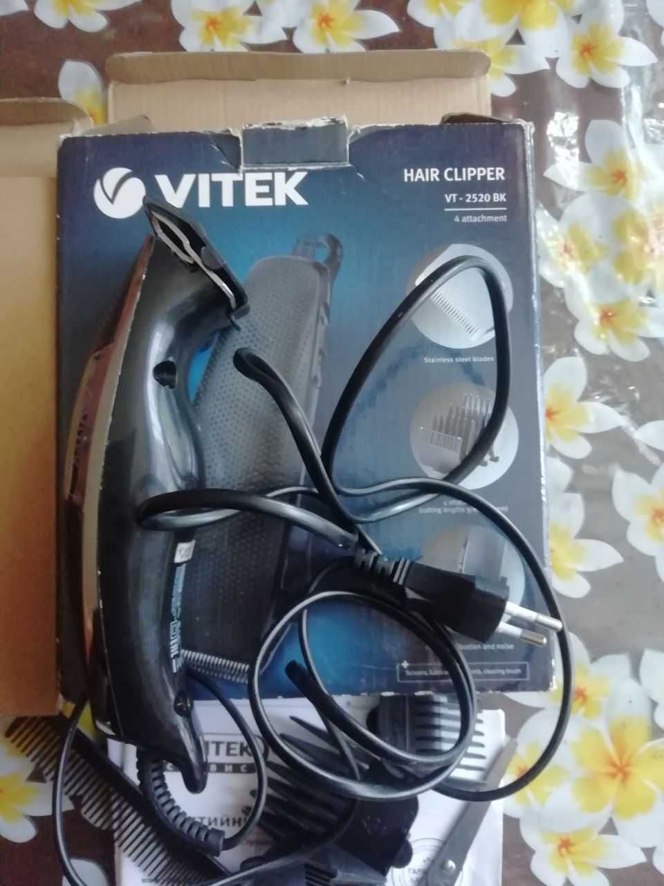 Машинка для підстригання Vitek VT-2520 BK