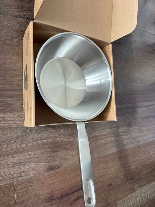 Сотейник Fiskars All Steel 20 см (1064748)