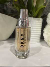 DKNY Stories . 50 ml