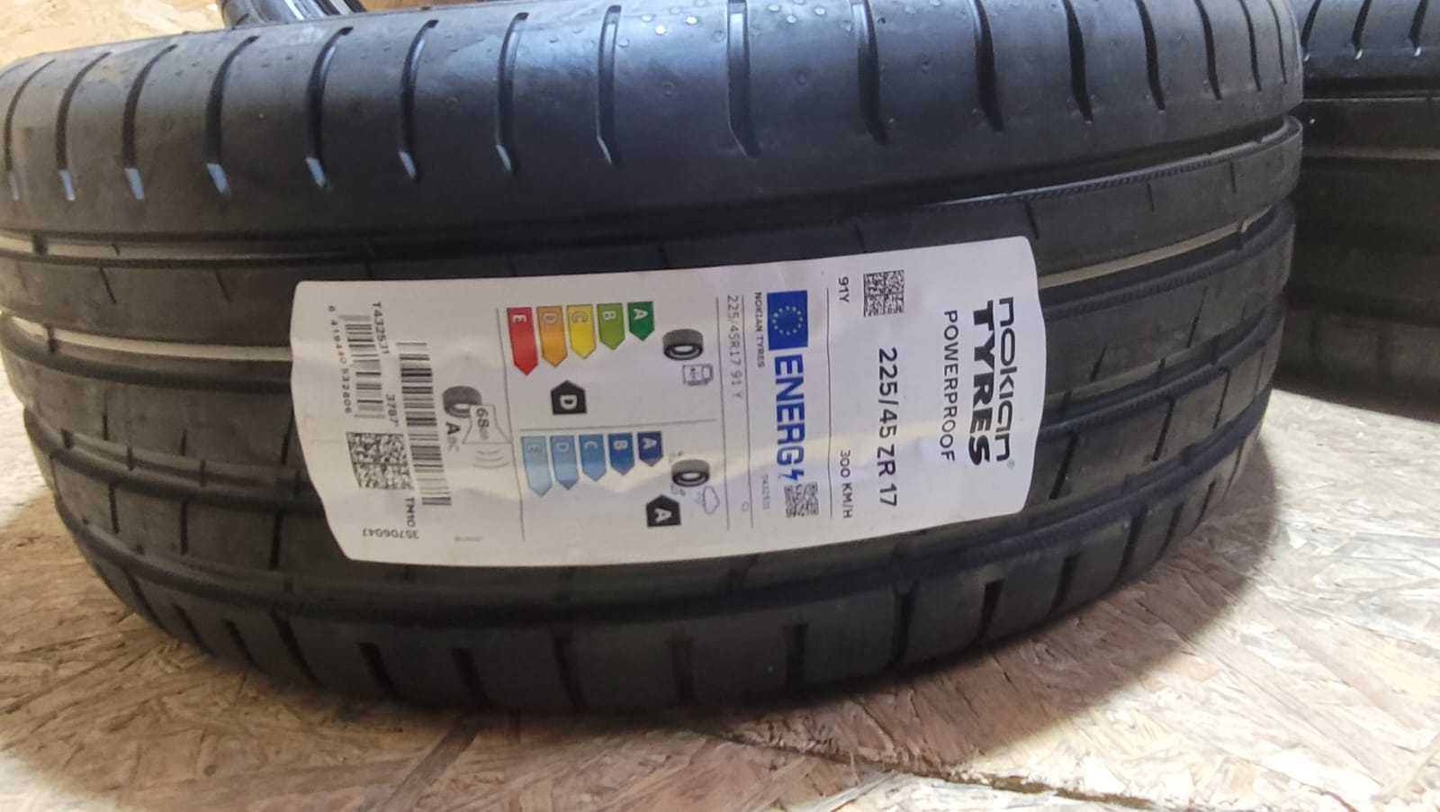 Koła letnie 5x114,3 7,5j 17" 225/45/17 Nokian toyota corolla auris