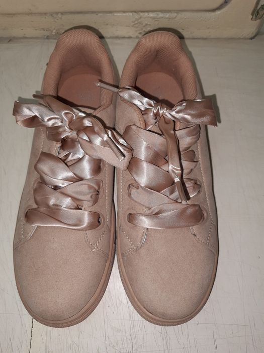 Женские кеды, кроссовки с атласными шнурками, размер 38