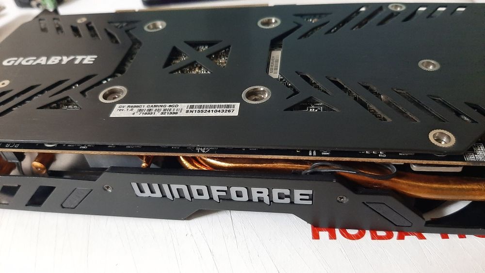 Продаю відеокарту Gigabyte R9 R390 8gb