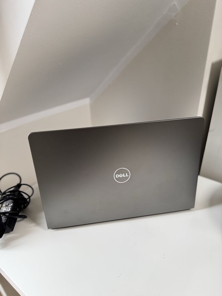 Laptop Dell Vostro 5568 i5 8GB 256SSD Nvidia 940MX 4GB FullHD