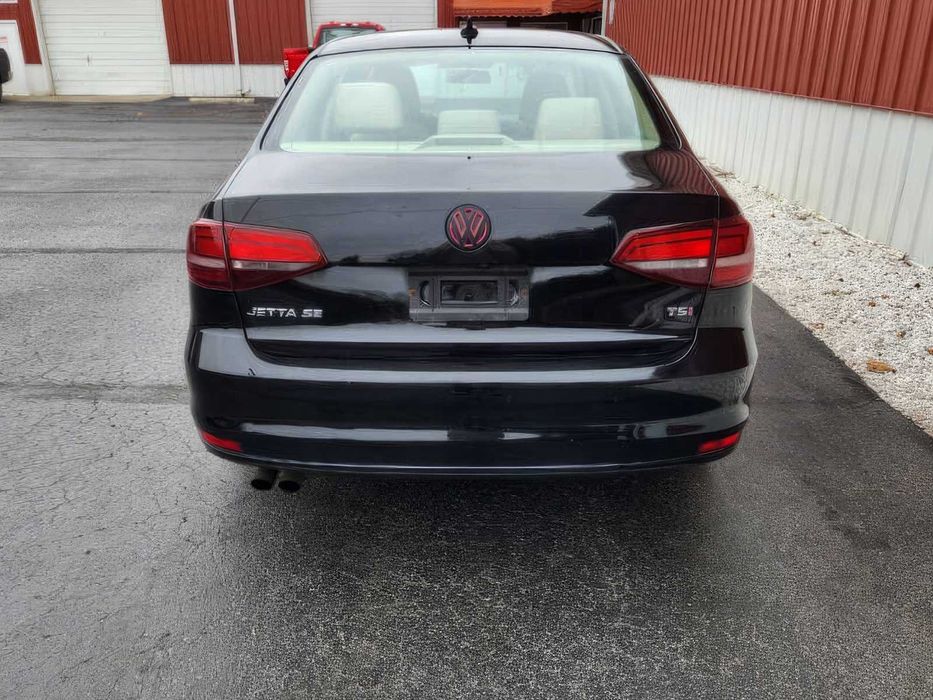 Volkswagen Jetta      2017