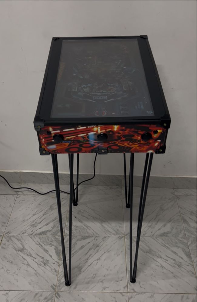 Mesa de pinball / flippers digital - conceito económico