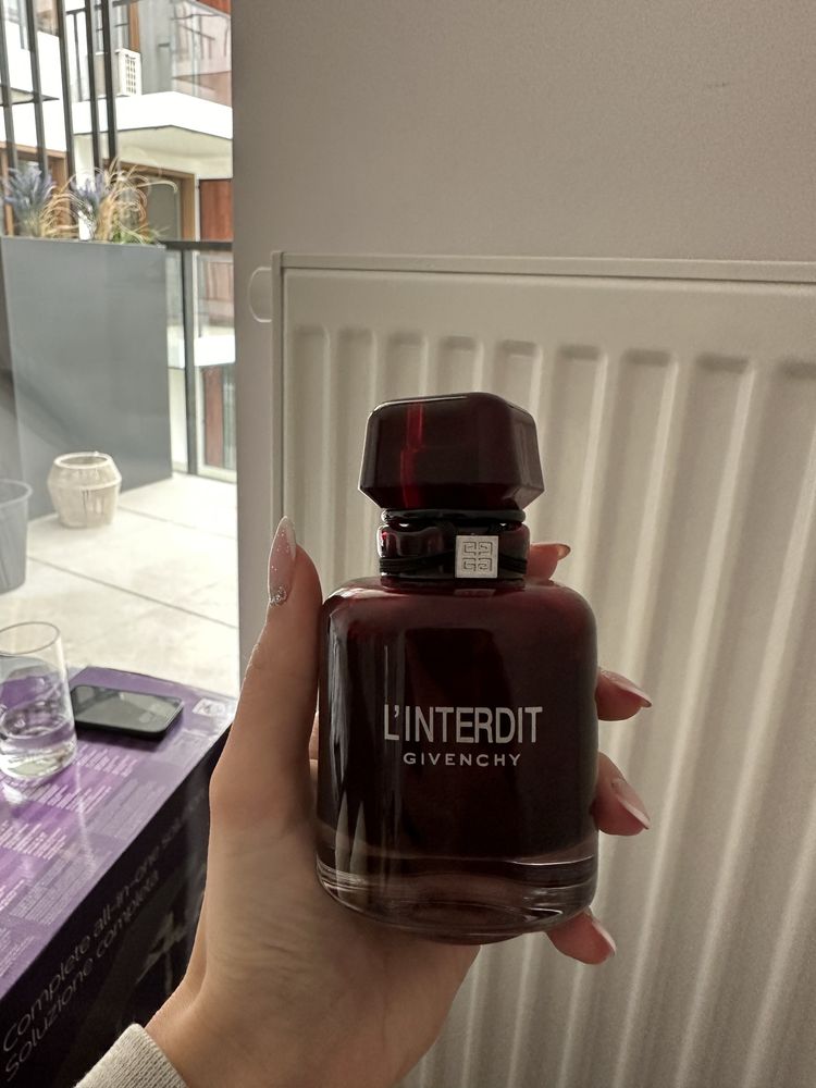 Givenchy Litrendit cherry red