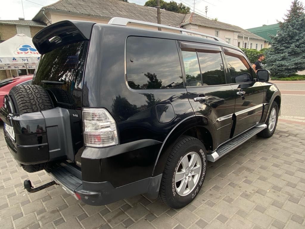 Mitsubishi Pajero Wagon 4 3.0