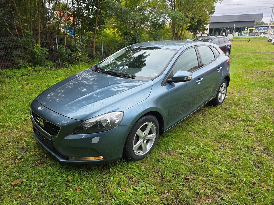 Volvo V40 Volvo V40 1,6 150KM uszkodzony