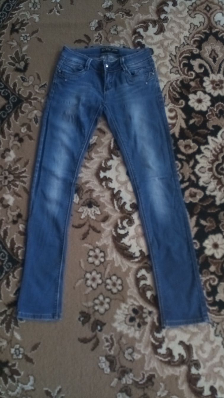 Женские джинсы 27размер