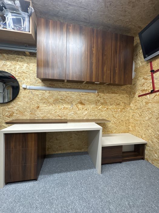 Sprzedam biurko i szafki