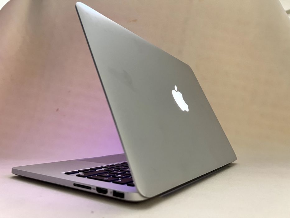 MacBook Pro 13” Retina (2015) • i5 • 8GB • 128GB