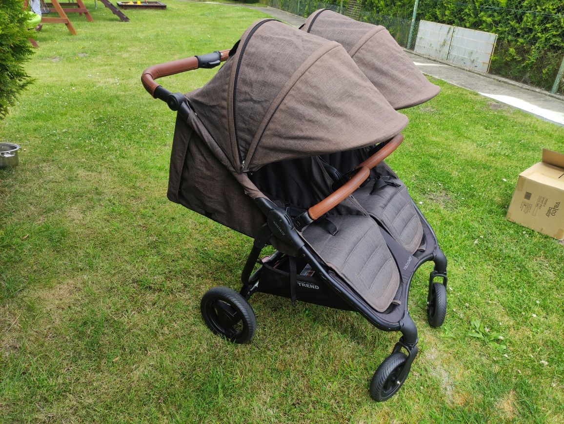 Wózek valco snap Duo trend Charcoal bliźniaczy rok po roku