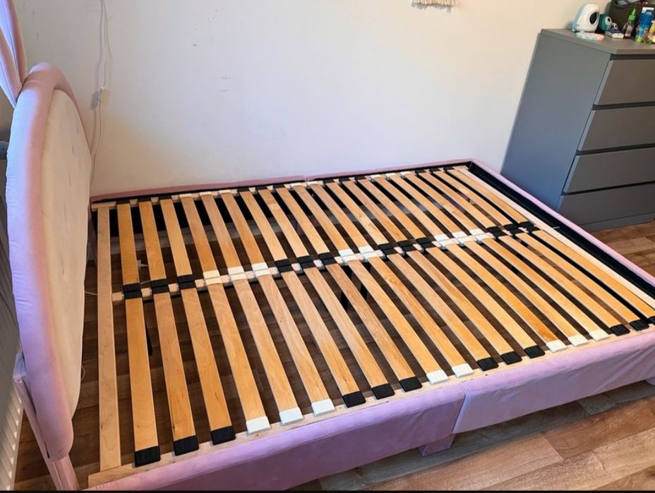 Вживане дитяче підліткове ліжко для дівчинки з м'якою оббивкою зайчик