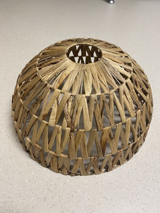 Abatjour de candeeiro em folha de bananeira