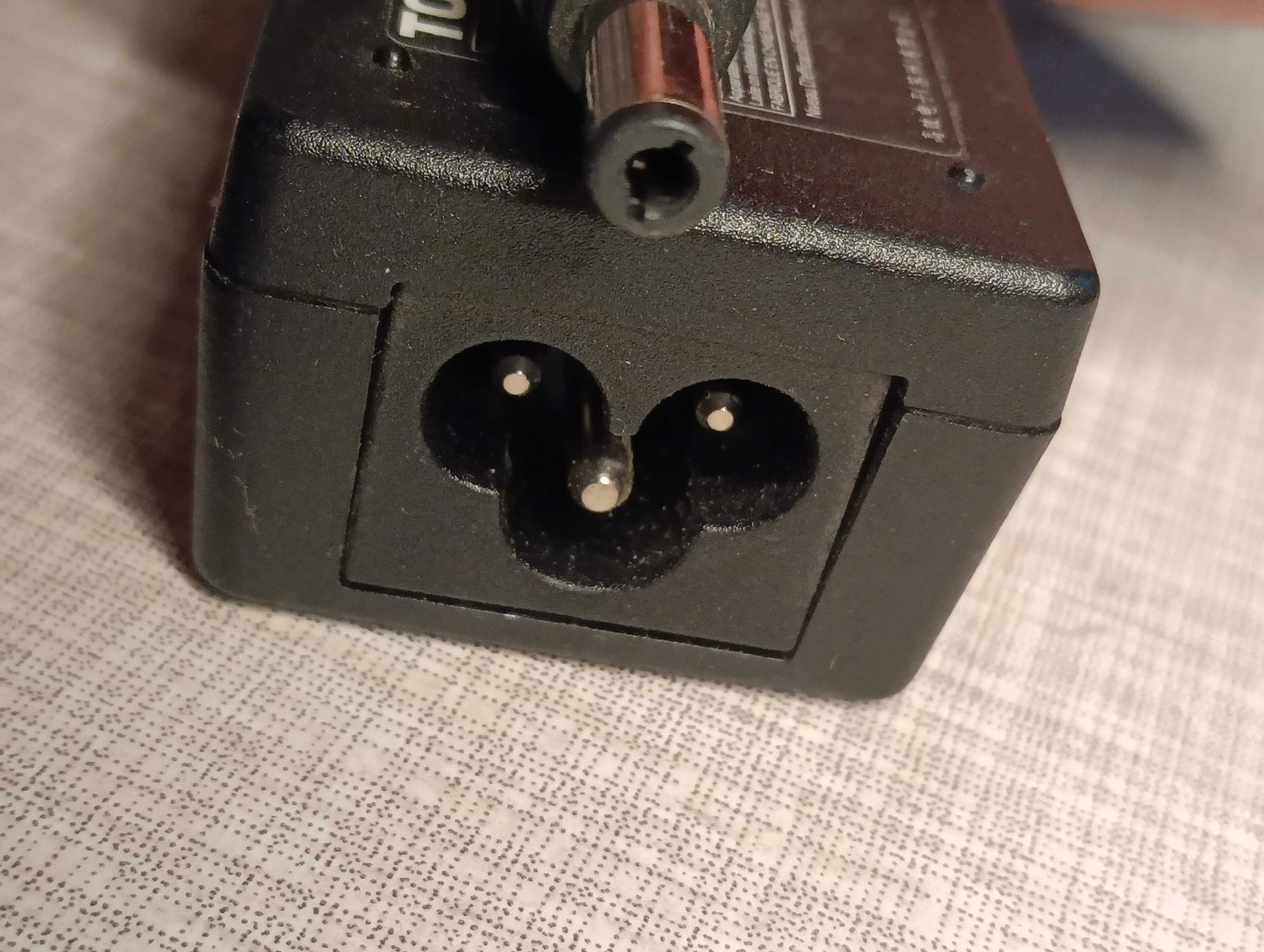 Блок живлення зарядне до ноутбука TOSHIBA 19V 1.58A (5.5X2.5mm)