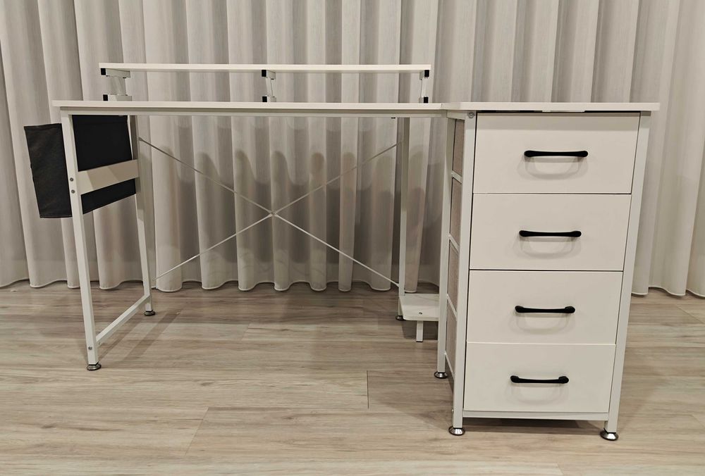 Secretária branca em L