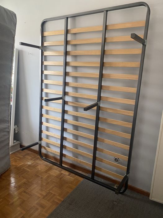 Estrado com pés de cama de casal + colchao de casal ikea 140x200