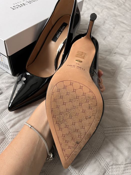 Czarne lakierowane szpilki rozmiar 39